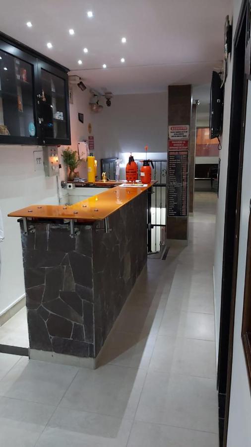 Hotel Marat Suite Меделин Екстериор снимка
