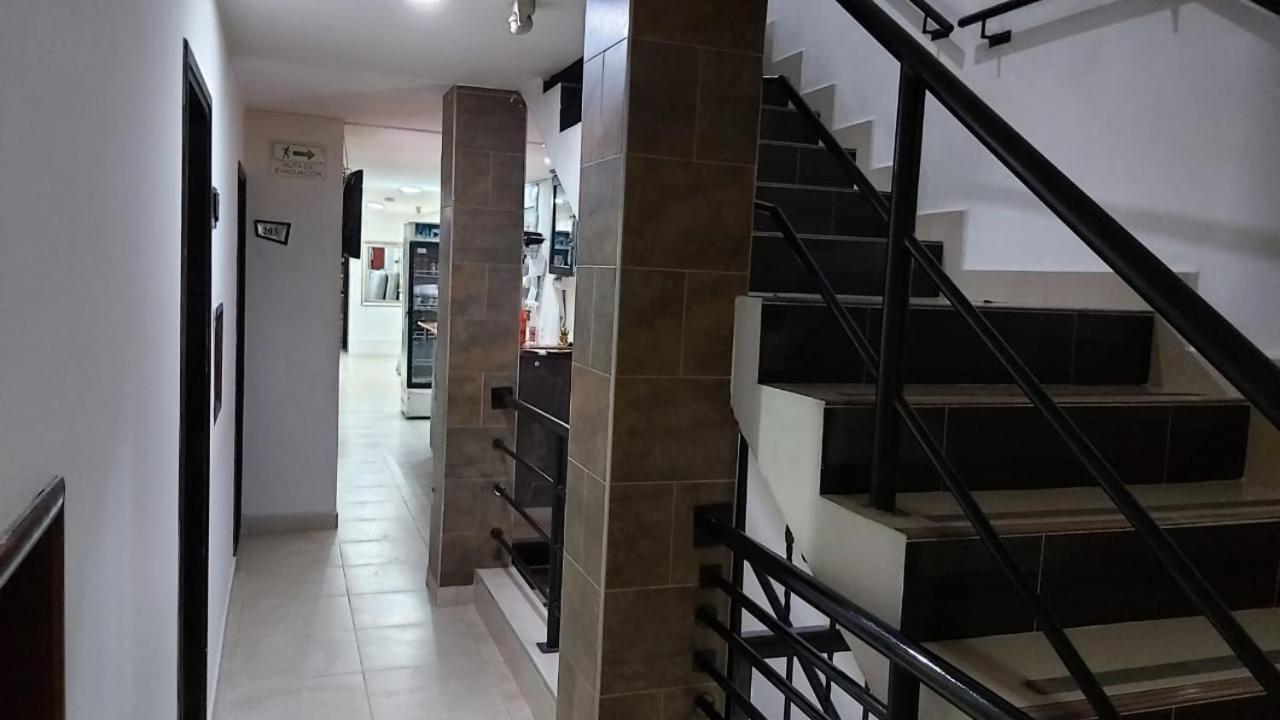 Hotel Marat Suite Меделин Екстериор снимка